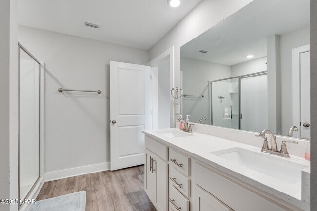 Building Photo - 230 Bayou Bend Ln