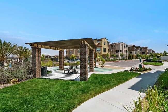 Building Photo - 4 bedroom - Pacific Ridge in Oceanside