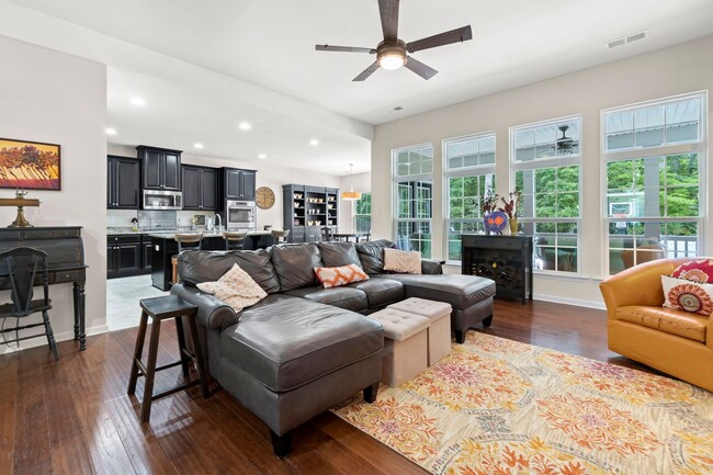 Building Photo - 2704 Brownstone Cir