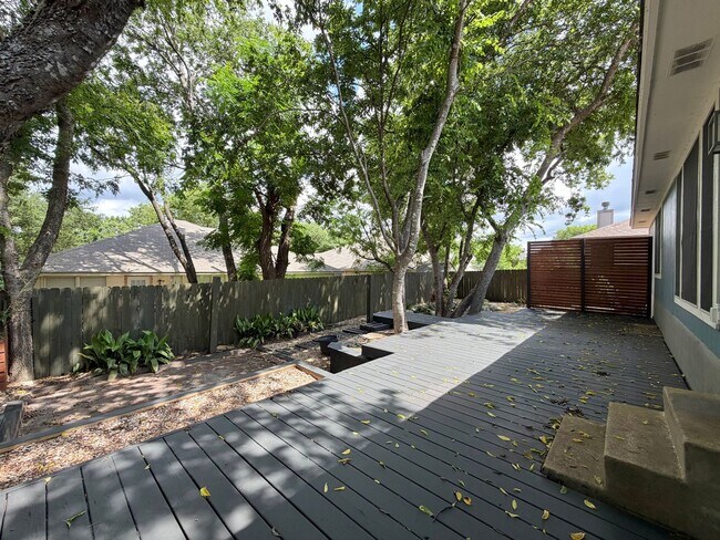 Building Photo - 12518 Zeller Ln
