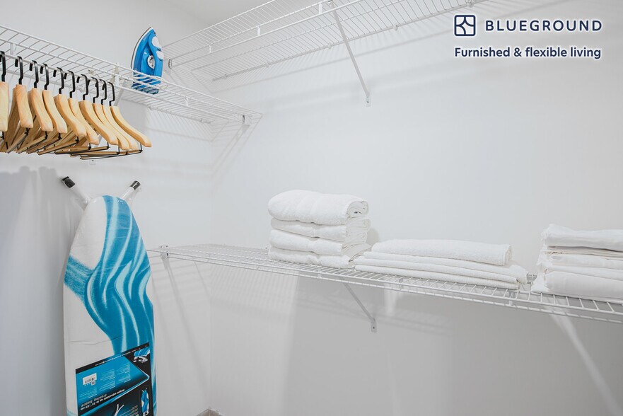 Building Photo - 221 SW 12th St