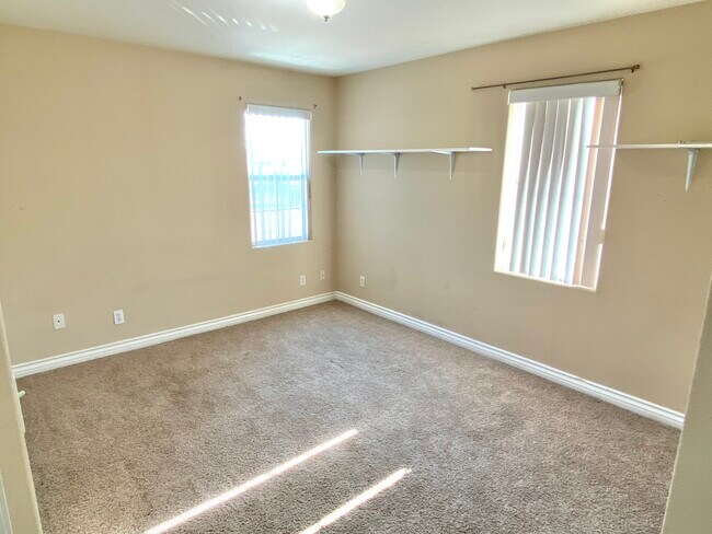 Building Photo - 15917 Sierra Vista Ct