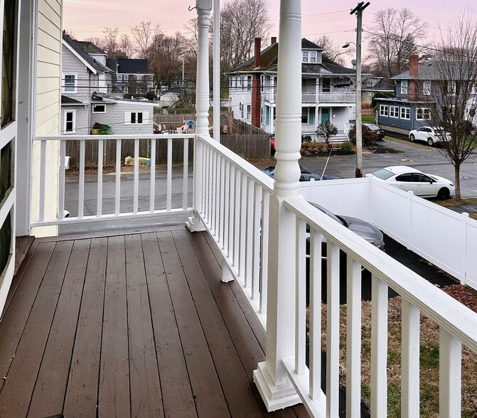 Building Photo - 253 Humphrey St