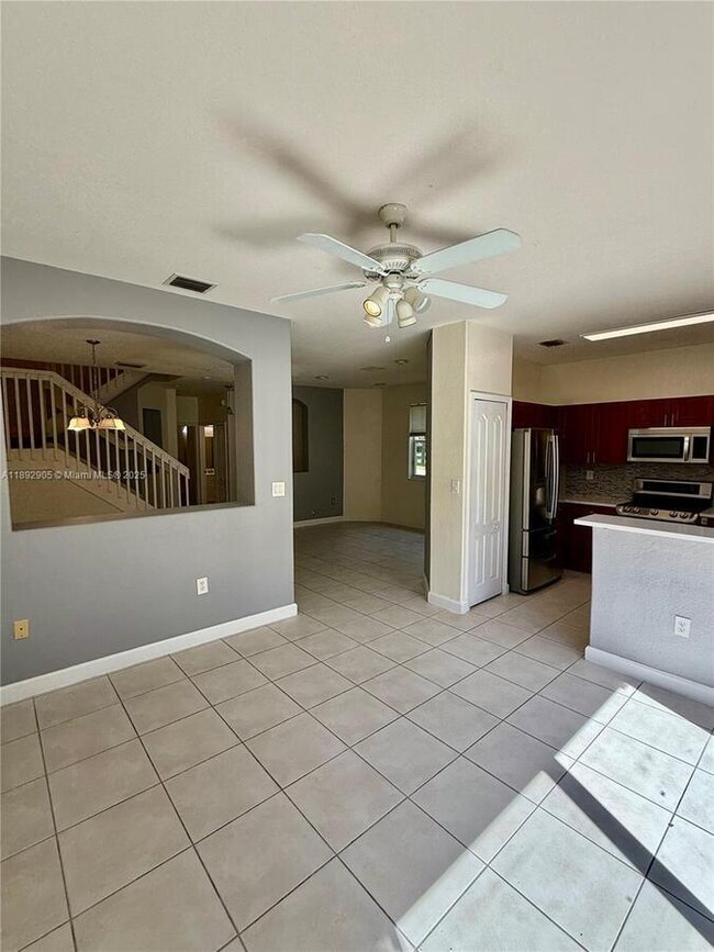 Building Photo - 15030 SW 9th Terrace