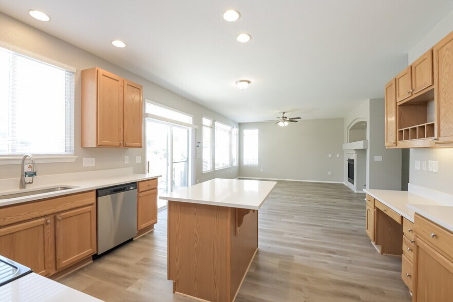 Building Photo - 549 S 17th Ave