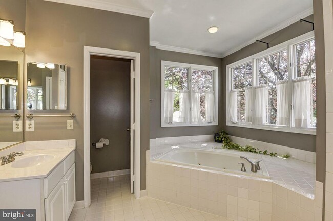 Building Photo - 2905 Gretna Pl