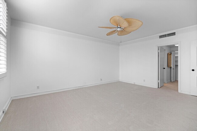 Building Photo - 354 Chilean Ave