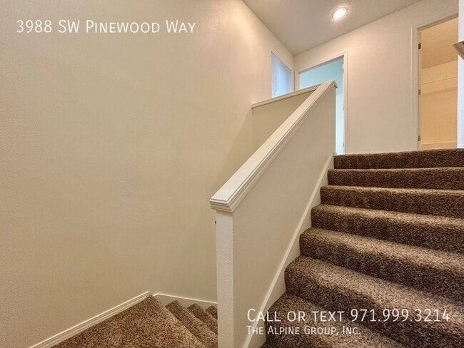 Building Photo - 3988 SW Pinewood Way