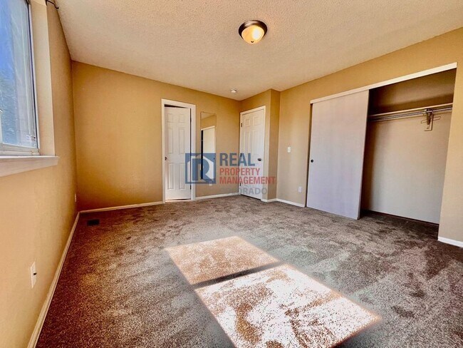 Building Photo - 12200 Monaco Dr