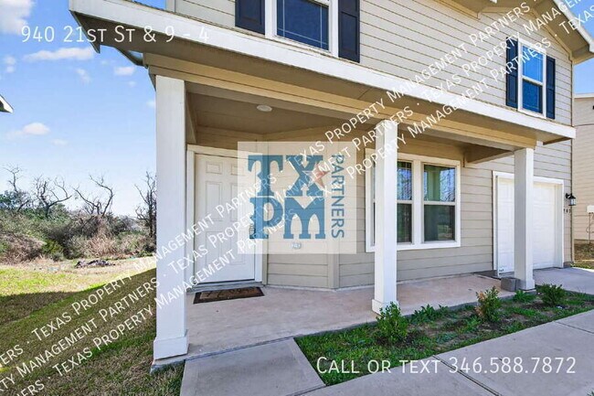 Building Photo - 940 21st St