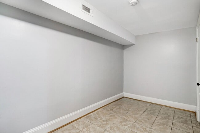 Building Photo - 2BR Basement Apartment | Brightwood