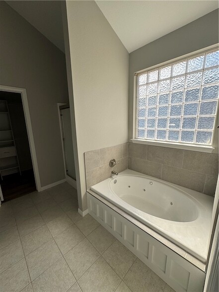 Building Photo - 314 Center Dr