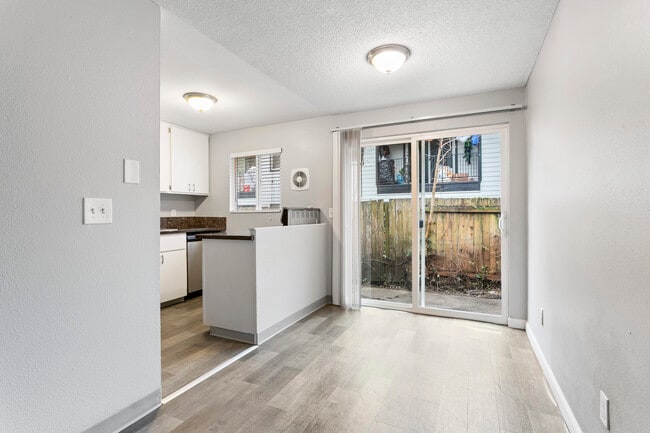 Primary Photo - The Sandpiper