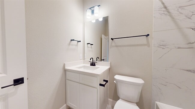 Building Photo - 122 Hazelnut Dr