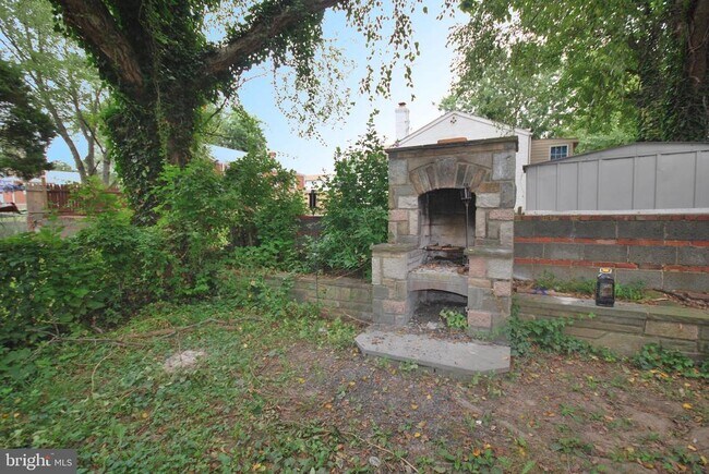 Building Photo - 5028 Nantucket Rd