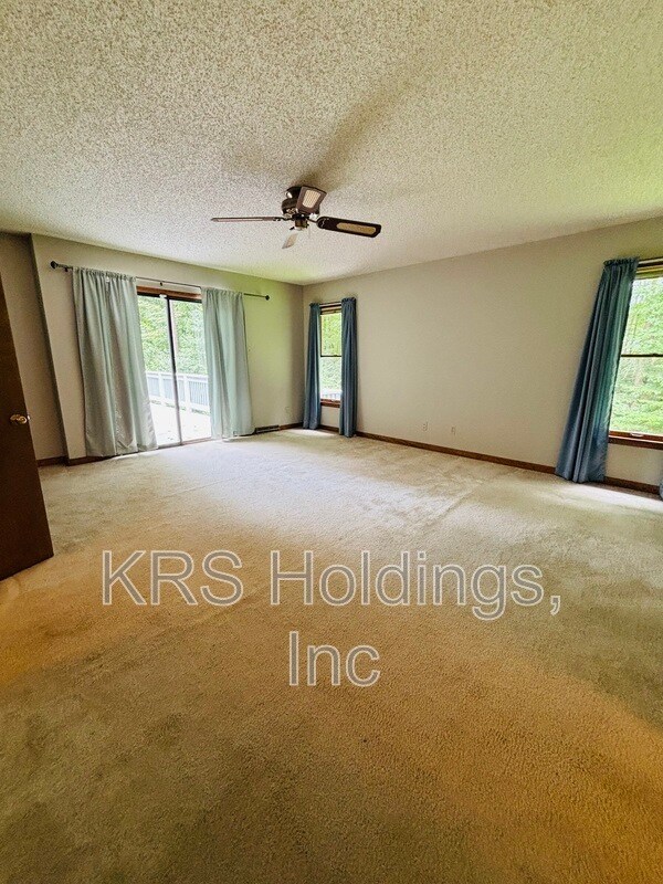 Building Photo - 8416 Summit Acres Dr