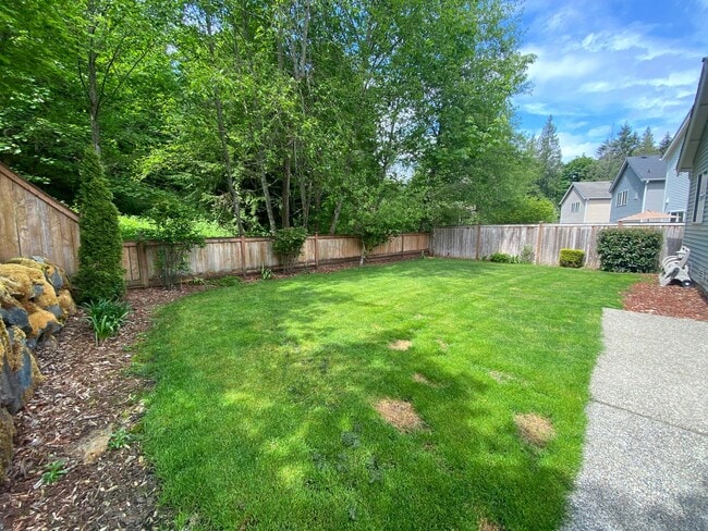 Building Photo - DuPont home with greenspace views, fenced ...