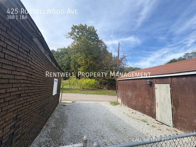 Building Photo - 425 Russellwood Ave