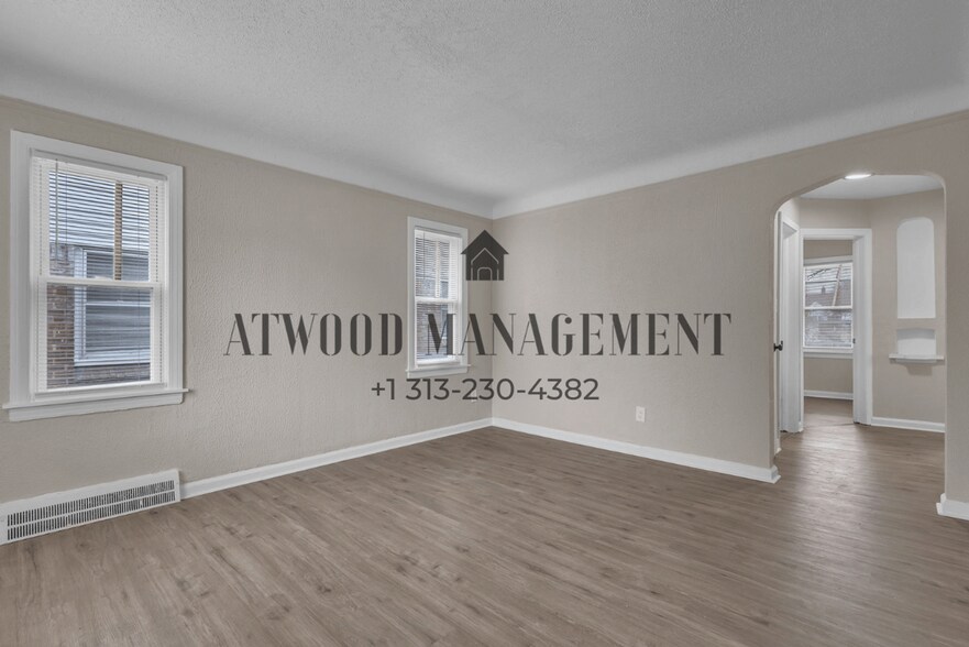 Building Photo - This beautifully updated 3-bedroom, 1-bath single-family home is ready for move-in!