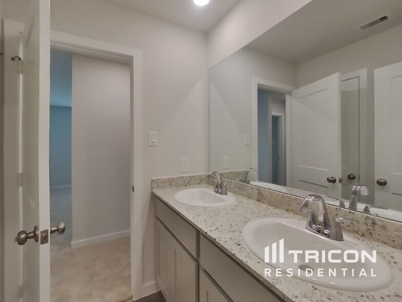 Building Photo - 11506 Prosperity Dr