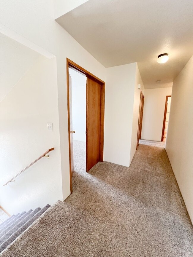 Building Photo - Triplex 5417 - 5421 North Hills Drive