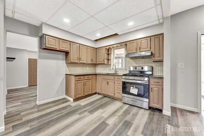 Building Photo - 601 Ridgeway Ave