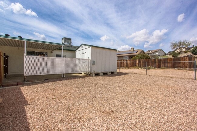 Building Photo - Three Bedroom Prescott Valley Duplex - APPLICATION PENDING