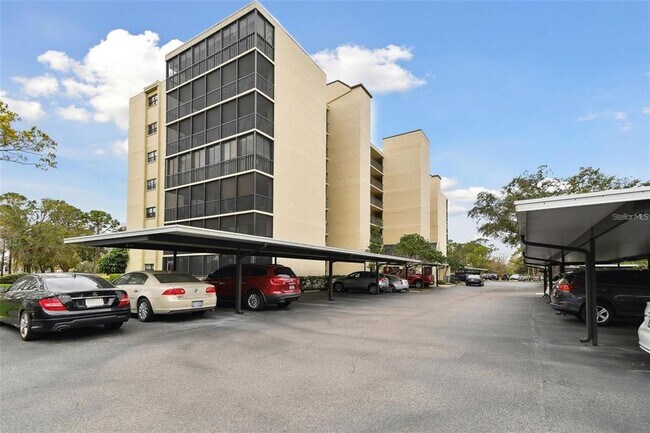 Building Photo - 2900 Cove Cay Dr