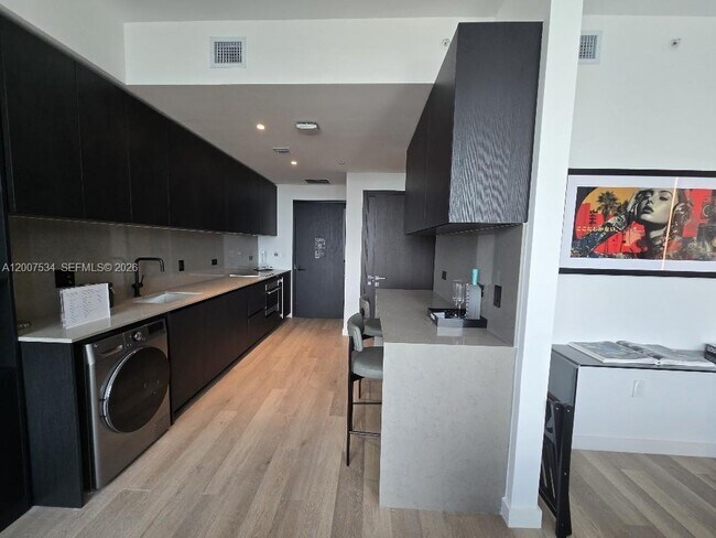 Building Photo - 20 NE 11th St