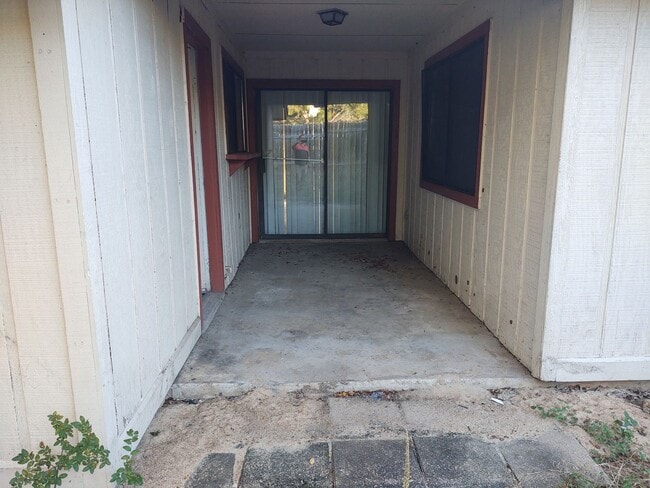 Building Photo - 1000 Columbia Ave