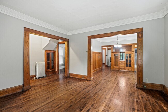 Building Photo - Murray Lower Flat