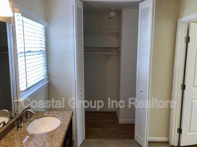 Building Photo - 613 Reef Ln
