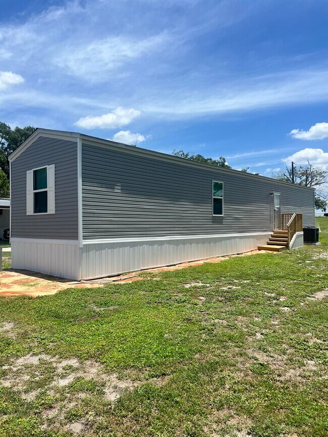 Building Photo - 127 Dawson Ln NW