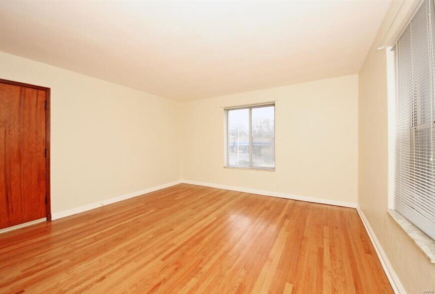 Building Photo - 6933 Chippewa St