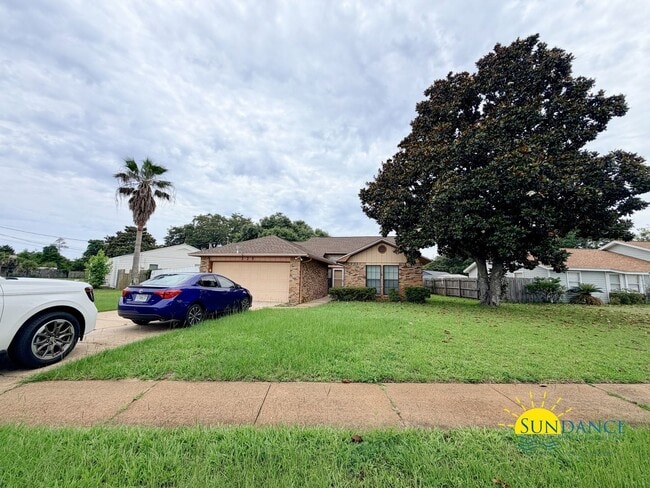 Building Photo - Charming 3BR Home in Mary Esther Near Hurlburt Field!