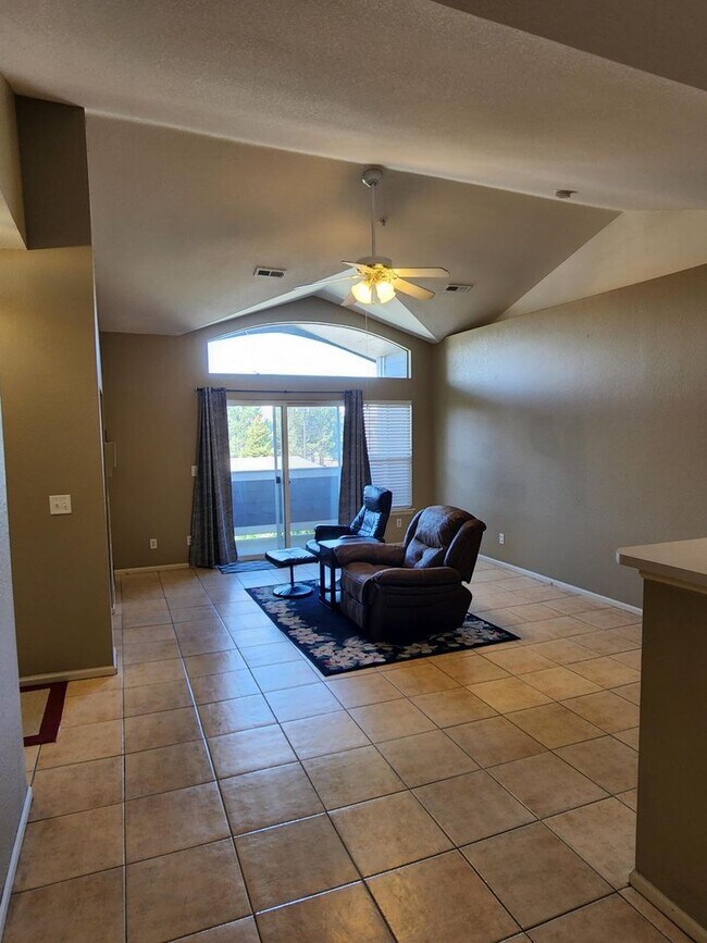 Primary Photo - 2 Bed 2 Bath Condo With Balcony!