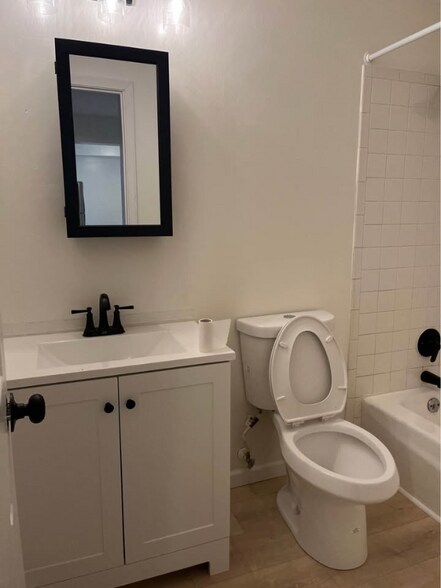 Building Photo - 1109 1st N St