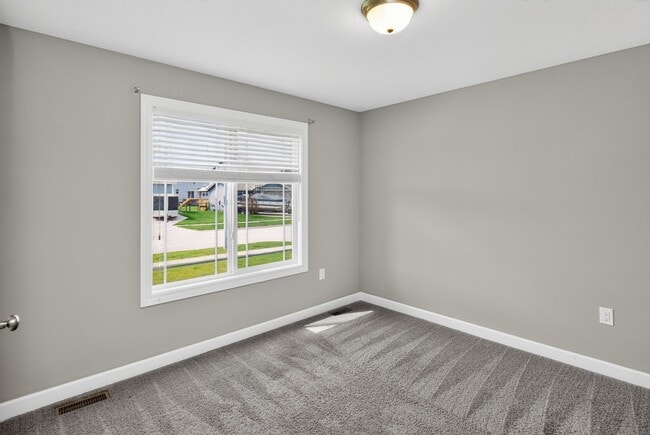 Building Photo - ALTOONA GEM!! 3 Bedroom, 2 Bathroom Home in Altoona!