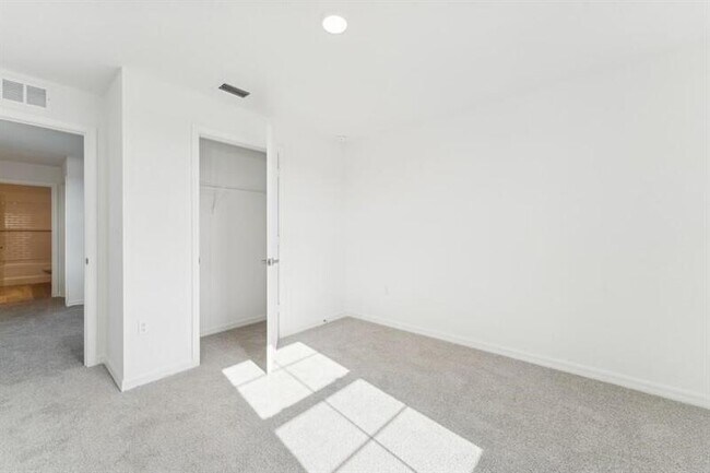 Building Photo - 5085 Armina Pl