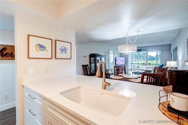 Building Photo - 5563 NE Gulfstream Way