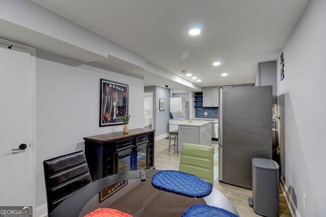 Building Photo - 4915 Lake Forest Dr SE