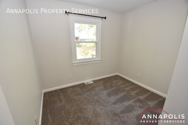 Building Photo - 114 Oakwood Rd