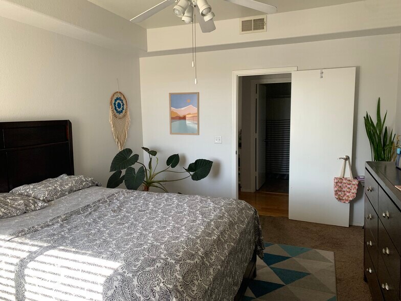 Building Photo - 3302 N 7th St