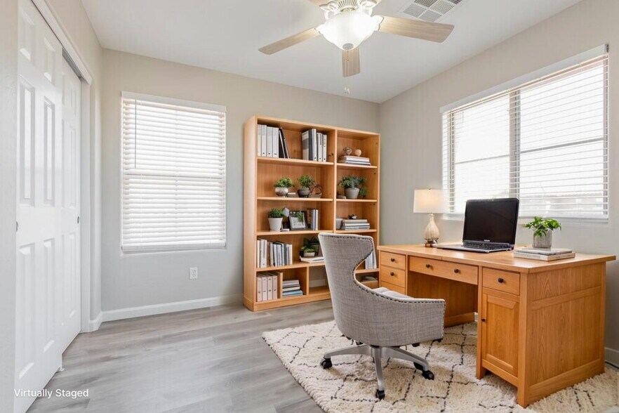 Building Photo - 2026 S Swan Dr
