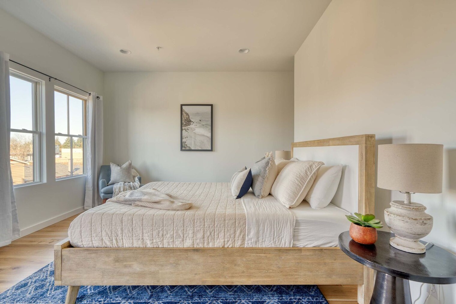 Building Photo - 516 NE 56th Ave