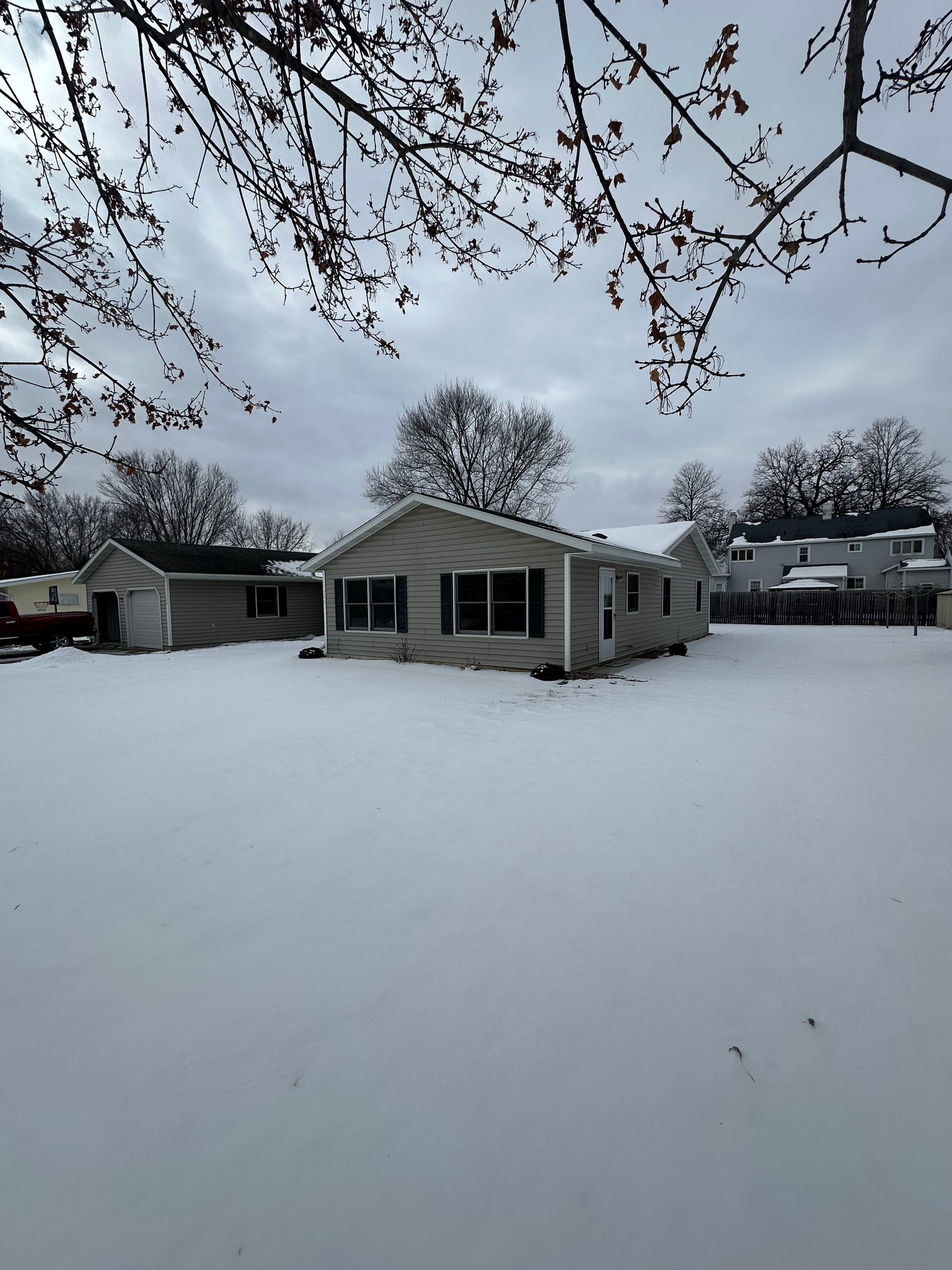 Street View - 726 Wellington St