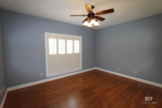 Building Photo - 9948 Sommerset Dr