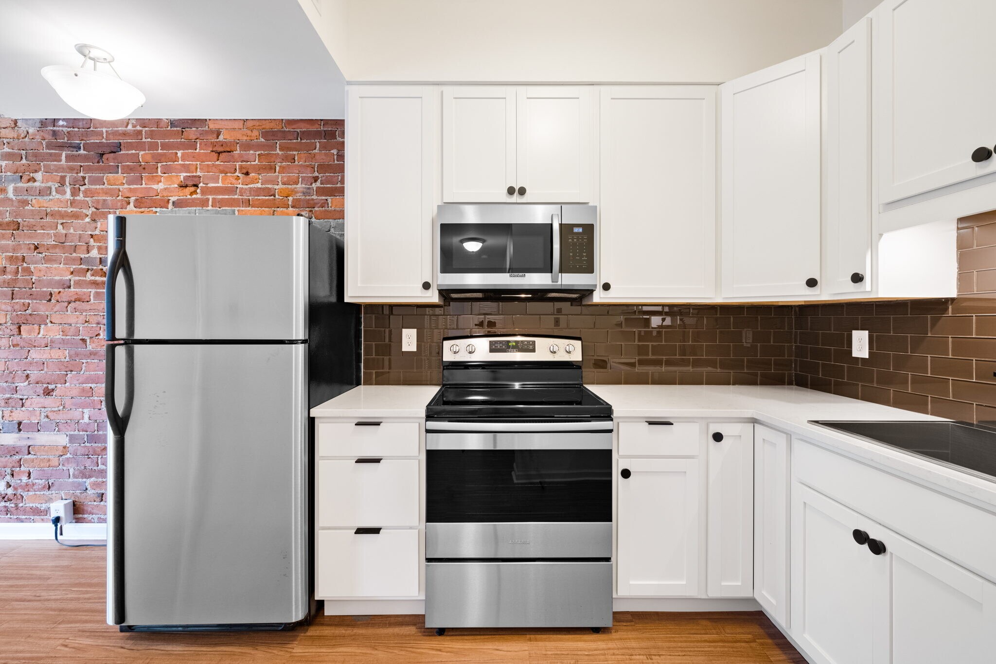 Kitchen - 5236 Waterman Blvd