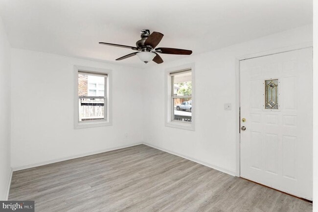 Building Photo - 2446 S Nelson St
