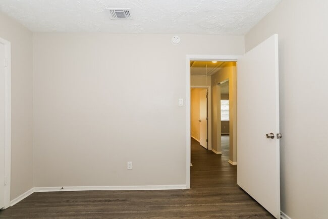 Building Photo - 7318 Sunlight Ln